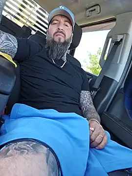 Beardedtattood live cam on StripChat
