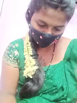 CuteDevilAnu live cam on StripChat