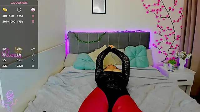 DellaRows webcam