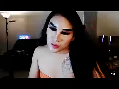 KeraMitenaa live cam on StripChat