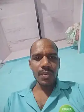 Daddyishere_19 live cam