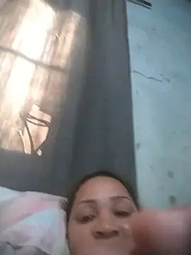 yasminn75 live cam on StripChat