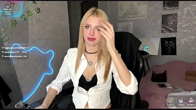 Megan_s1x