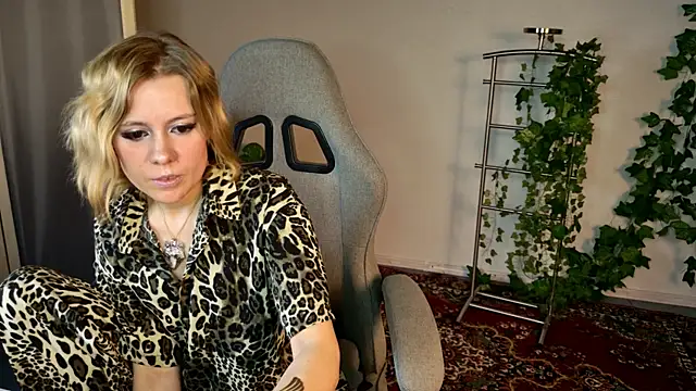Kumiho_7777 webcam
