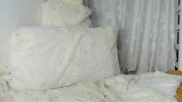roxanamariahills_ webcam