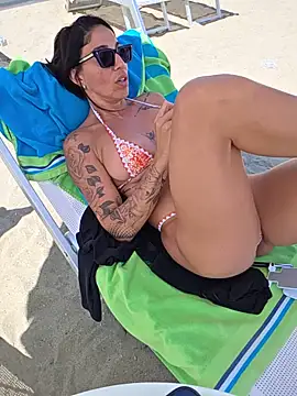 sexy7883 live cam on StripChat