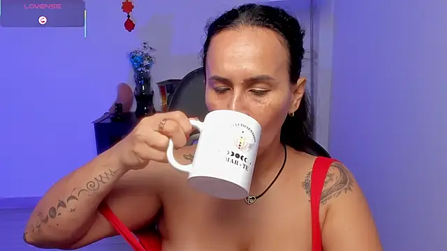 Sara_Charmy webcam