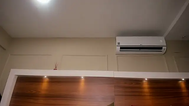 AriadnaHarper webcam
