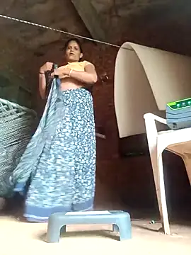 cute_diya_12 webcam