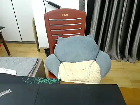 Maia_9999 webcam