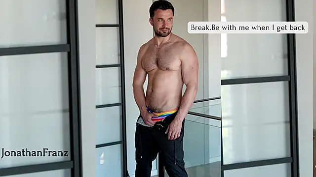 Jonathan___123 webcam