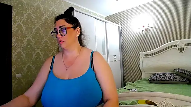 Evelyn_Shy webcam