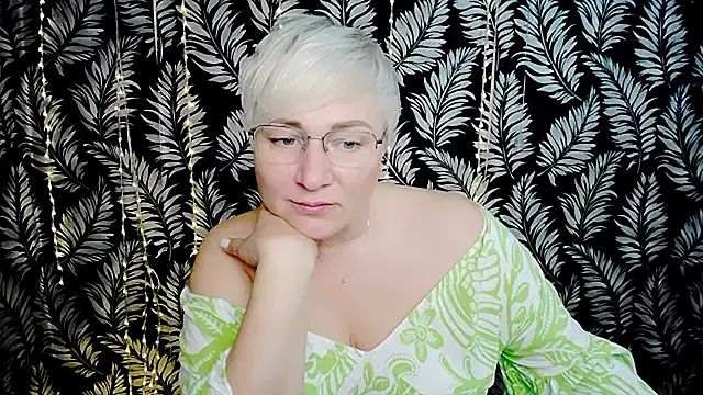 Olivia_playful webcam