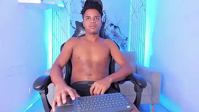 TaylorClay_ webcam