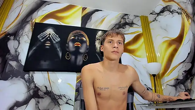 mono_blonde webcam