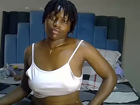melanin_moon live cam on StripChat