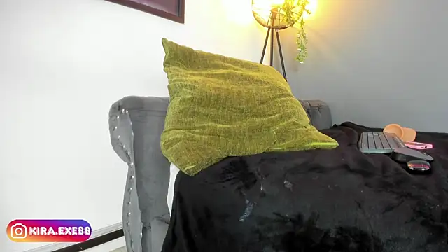 Kira_Exe_ webcam