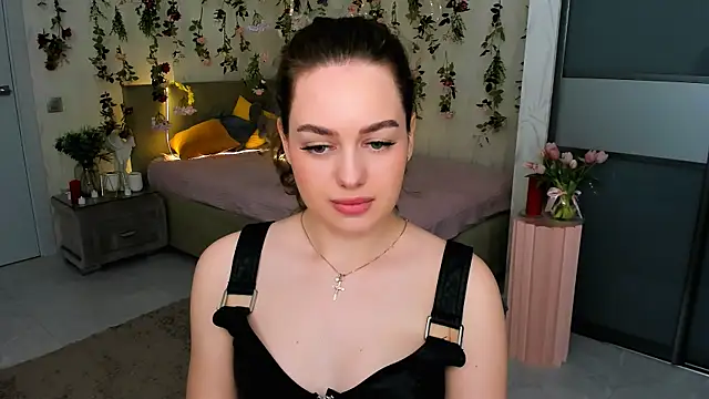 MiracleCurly live cam on StripChat