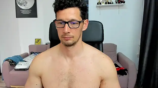BrutusK08 live cam on StripChat