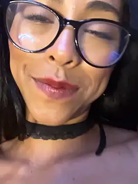 Emma__cumlovee webcam