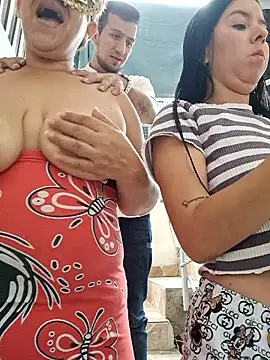 HOTANDSKINNY webcam