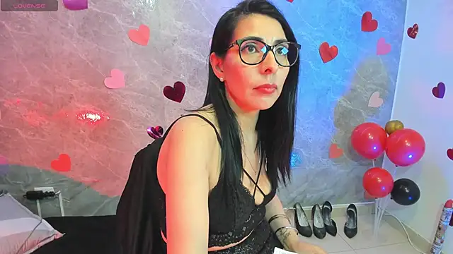 adellelennoxx live cam on StripChat