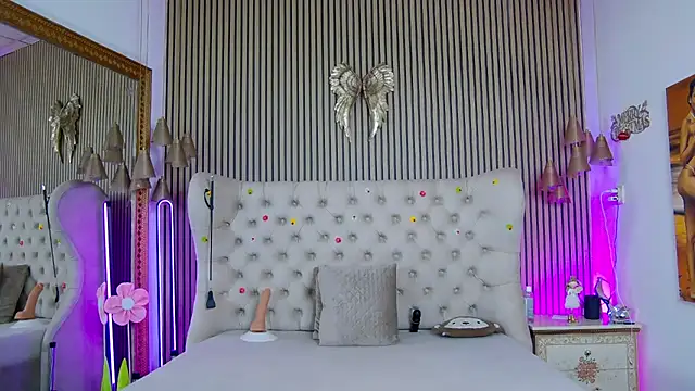 PlayfulShow webcam