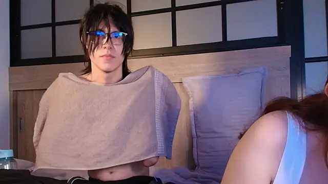 Daphne_and_Roger_ webcam