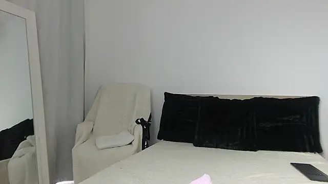 Layla23a webcam