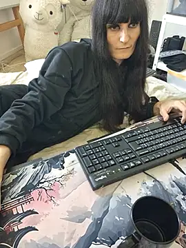 CeriseLapine live cam on StripChat