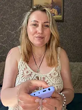 Katti_Kissa live cam on StripChat