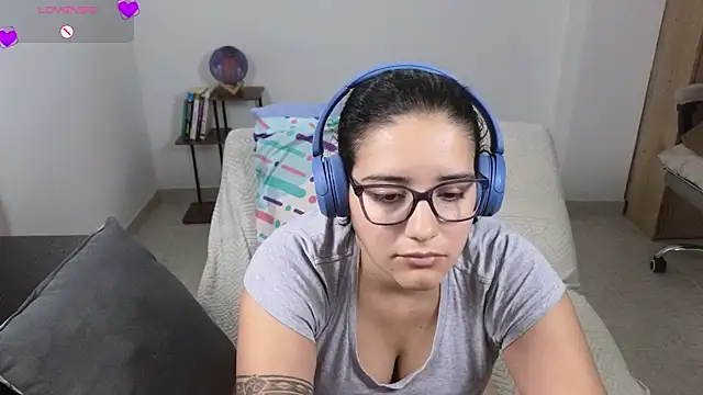 blue__moon_ live cam on StripChat