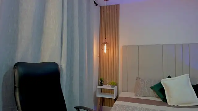Victoria_Rosee webcam