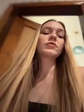 MilaMoone webcam