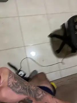 081379 live cam on StripChat