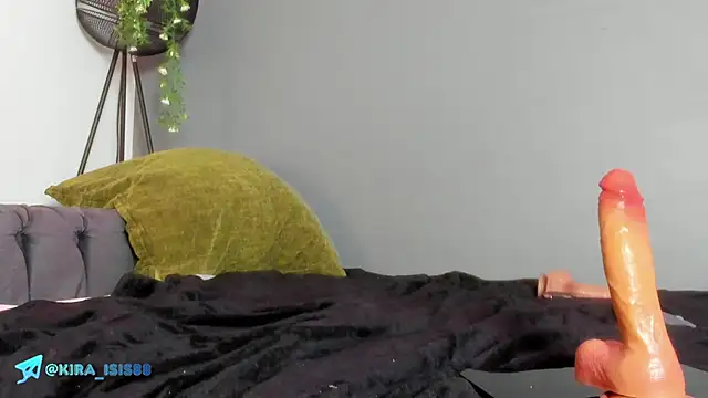 Kira_Exe_ live cam on StripChat