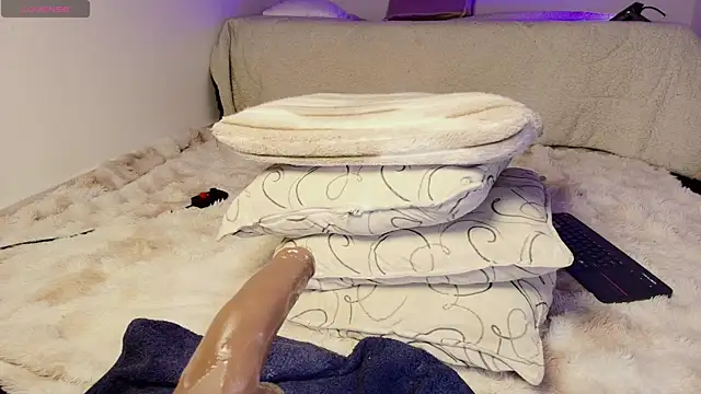Madeline_Dreams webcam