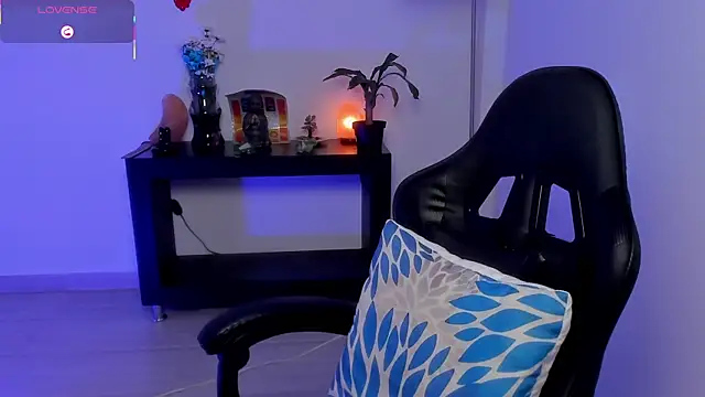 Sara_Charmy webcam