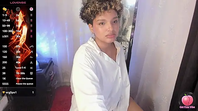 chloe_kisses webcam