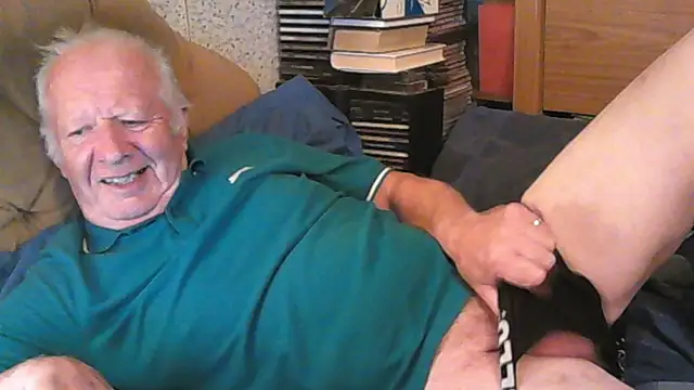 Will_bzzz live cam on StripChat