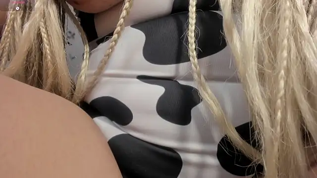 conny__curly webcam
