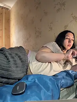 Naughtbaby_2025 webcam