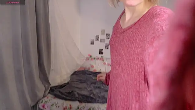 KikiMoor webcam