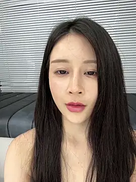 yiyi_3523 webcam