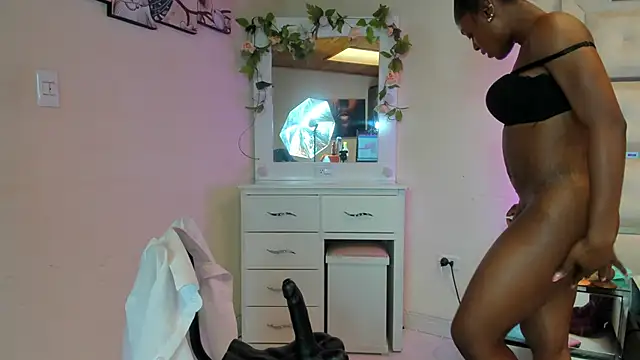 anisha_zambrano webcam