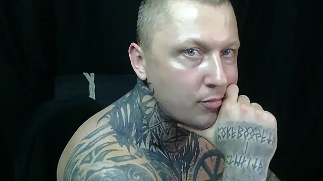 devilWithTats webcam