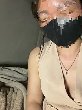 Bling-pusy webcam