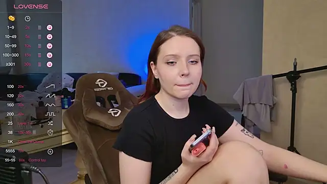 YouHoldMee webcam
