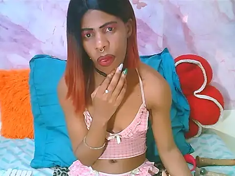 EbonySweetPeach webcam