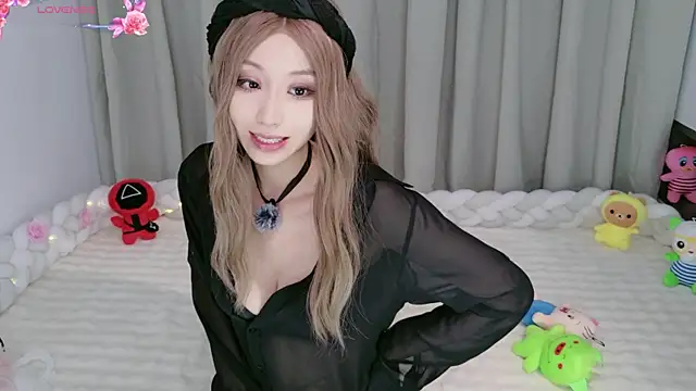 Lulu_QAQ live cam on StripChat